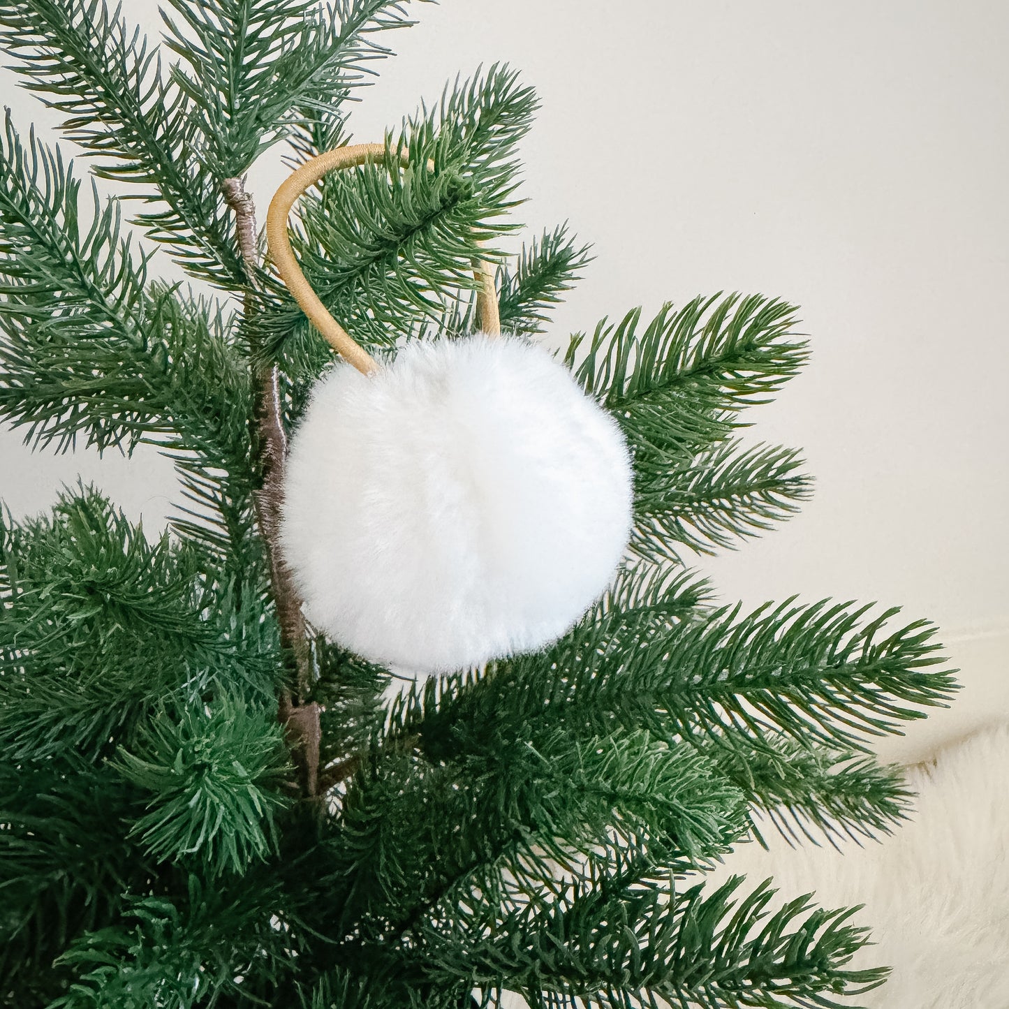 Faux Fur Pompom Hair Tie | Template