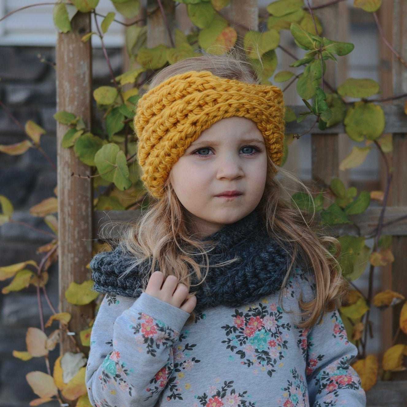 Cowl | Kids Charcoal Chunky Crochet Single Loop Scarf Charcoal Grey Scarves 35 $ Buttons & Beans Co.