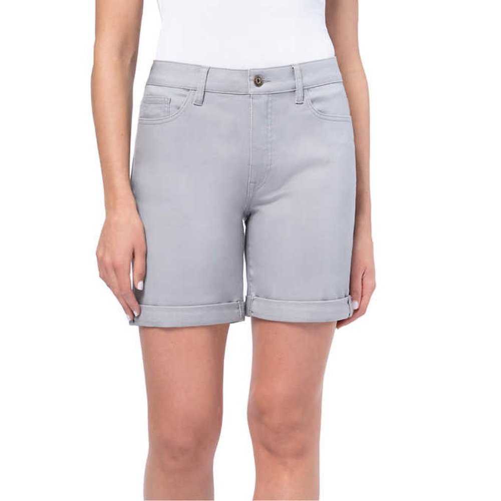 Parasuco Women s Knit Denim Short Light Grey Denim Wash Bermuda Jean short