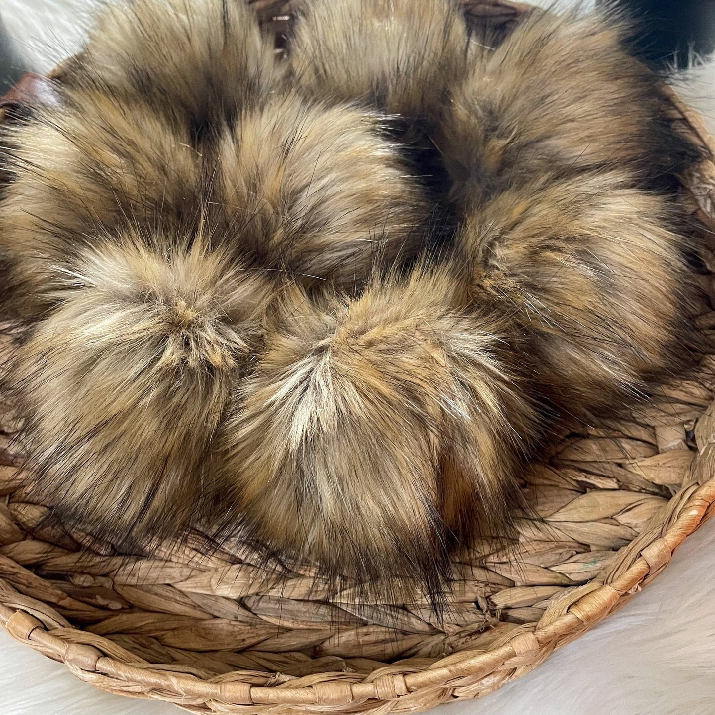 Honey Wolf Luxury Faux Fur Pom pom | Tan, Brown and Blonde Tie, Button or Snap Pom pom - Buttons & Beans Co.- Buttons & Beans Co.