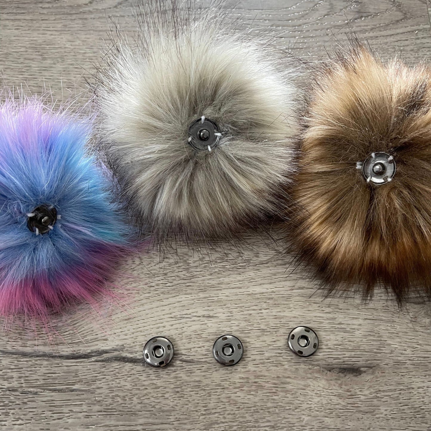 Husky Luxury Faux Fur Pompom | Grey Snap Pom pom - Buttons & Beans Co.- Buttons & Beans Co.