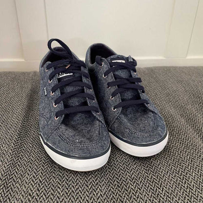 10, New Keds Center 111, Chambray denim slip on Womens sneakers, Comfortable… Women > Shoes > Sneakers 27 $ Buttons & Beans Co.