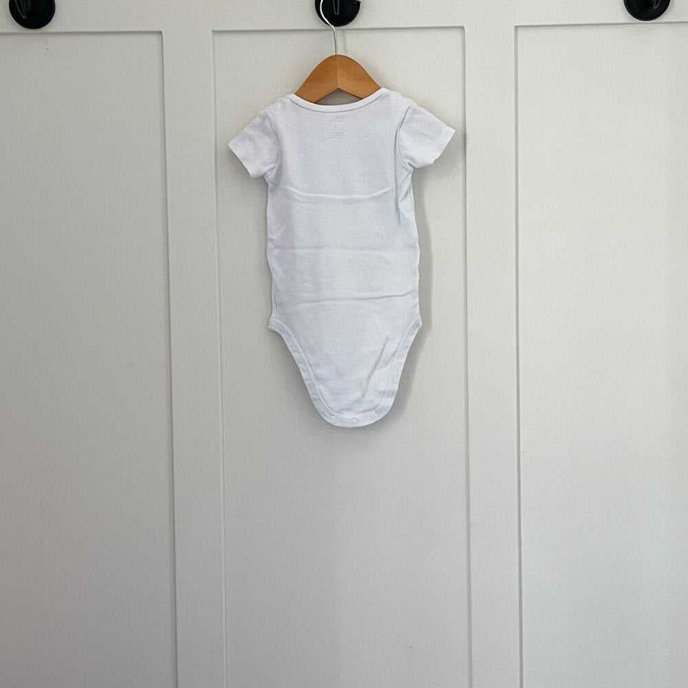 3-6m Cute Kawaii Unisex White Onesie, Hearts, Valentines, Fun Top for Kids Kids > One Pieces > Bodysuits 9 $ Buttons & Beans Co.