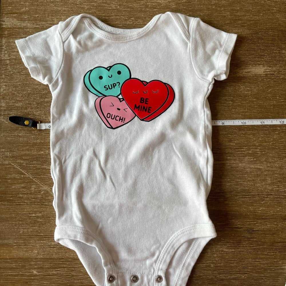 3-6m Cute Kawaii Unisex White Onesie, Hearts, Valentines, Fun Top for Kids Kids > One Pieces > Bodysuits 9 $ Buttons & Beans Co.