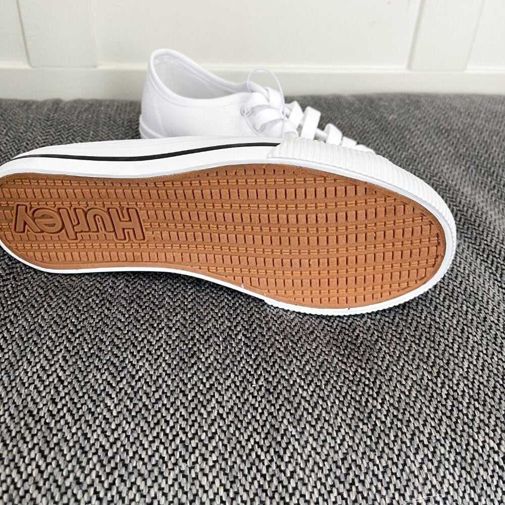 6 New Hurley Women's White Canvas Sneaker, Women > Shoes > Sneakers 18 $ Buttons & Beans Co.