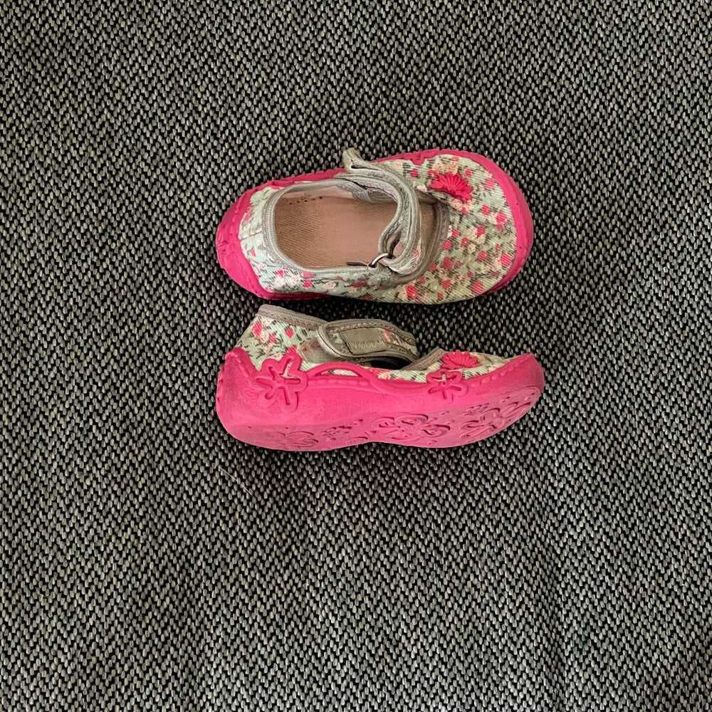 6/7t Floral Baby Shoes, Toddler, Mary Janes, Pink Velcro Walkers Kids > Shoes > Dress Shoes 10 $ Buttons & Beans Co.