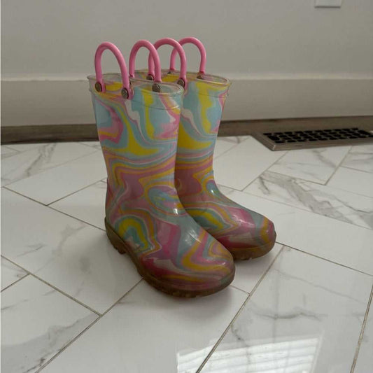 9t Girls Tie Dye, Light up Rainbow Rain Boots Shoes, Runners Kids > Shoes > Boots 10 $ Buttons & Beans Co.