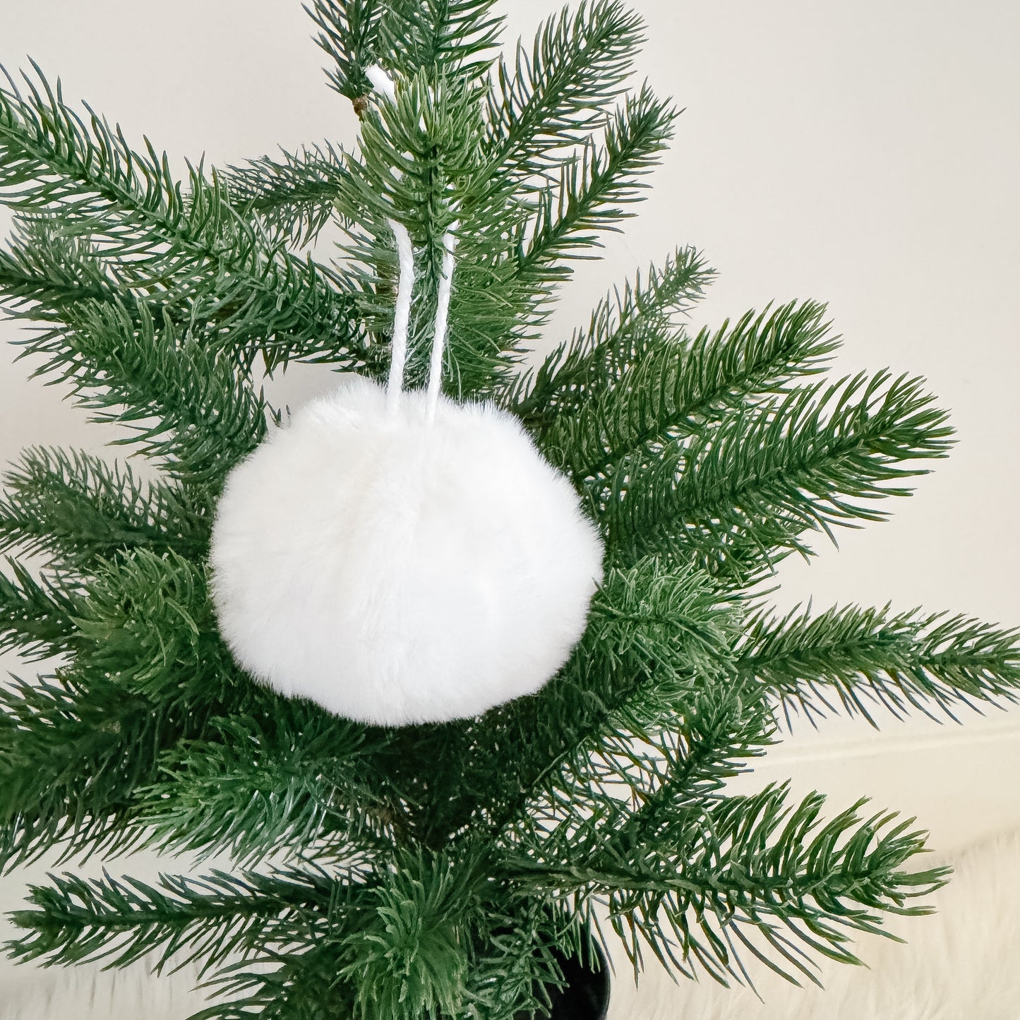 Faux Fur Pom Pom Christmas Ornament | Template