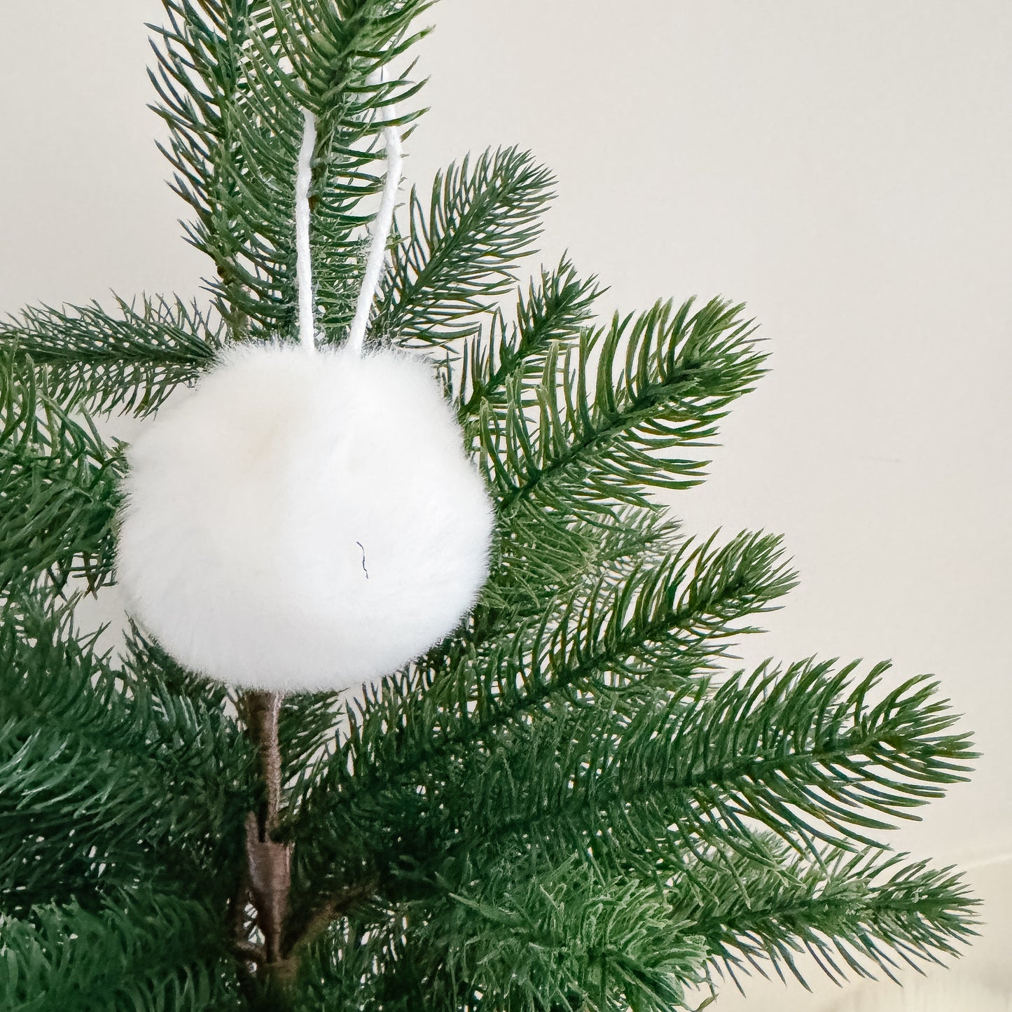 Faux Fur Pom Pom Christmas Ornament | Template