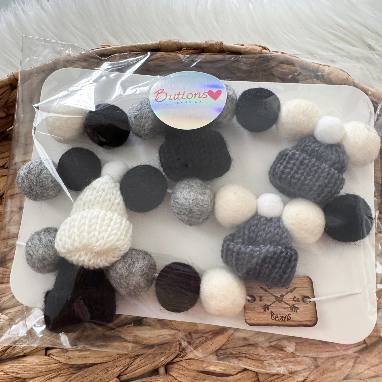 DIY Monochromatic Christmas Mini Knitted Toque Garland Kit