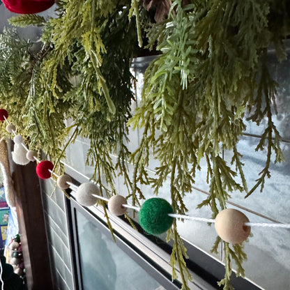 White Christmas Mini Knitted Toque Garland