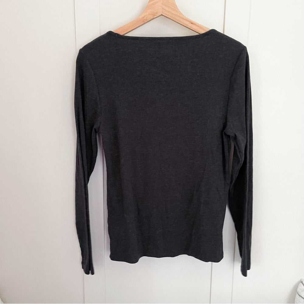 LIKE NEW Charcoal Grey, Rib Knit Long Sleeve, Scoop Neck T-Shirt, Slim Fit Top Women > Tops > Tees - Long Sleeve 13 $ Buttons & Beans Co.