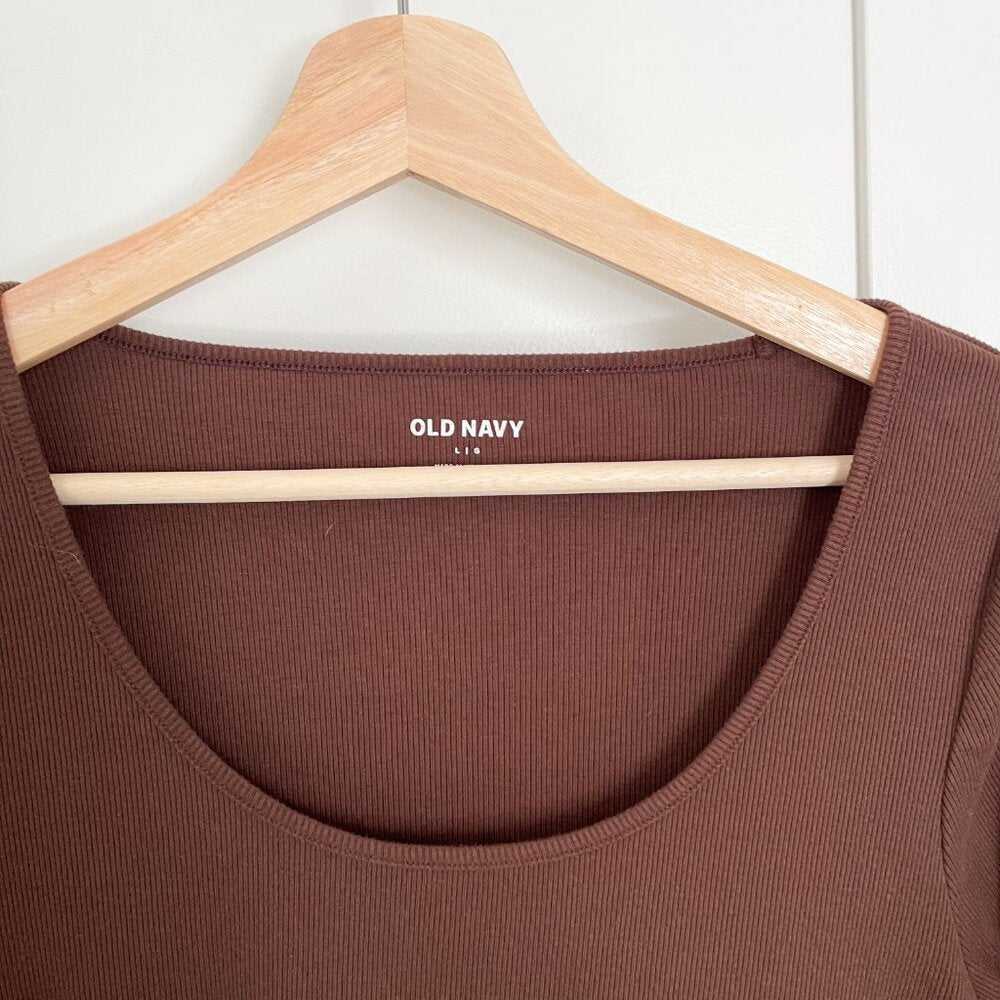 LIKE NEW Cocoa Brown, Rib Knit Long Sleeve, Scoop Neck T-Shirt, Slim Fit Top Women > Tops > Tees - Long Sleeve 13 $ Buttons & Beans Co.