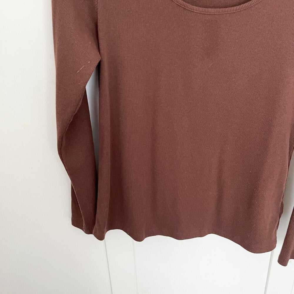 LIKE NEW Cocoa Brown, Rib Knit Long Sleeve, Scoop Neck T-Shirt, Slim Fit Top Women > Tops > Tees - Long Sleeve 13 $ Buttons & Beans Co.