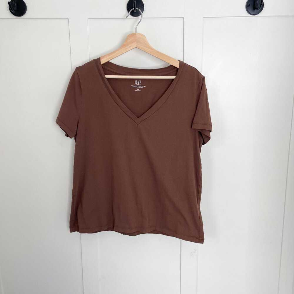 LIKE NEW Cocoa Brown, Short Sleeve, V Neck T-Shirt, Relaxed Fit Shirt, Top Women > Tops > Tees - Short Sleeve 9 $ Buttons & Beans Co.