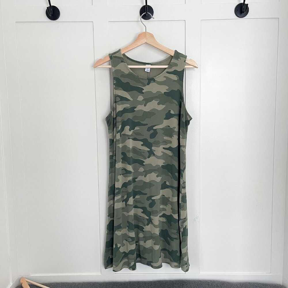 LIKE NEW Lg Camo Print Crew Neck T-Shirt Dress, Sleeveless Tank Dress, Women > Dresses > Mini 18 $ Buttons & Beans Co.