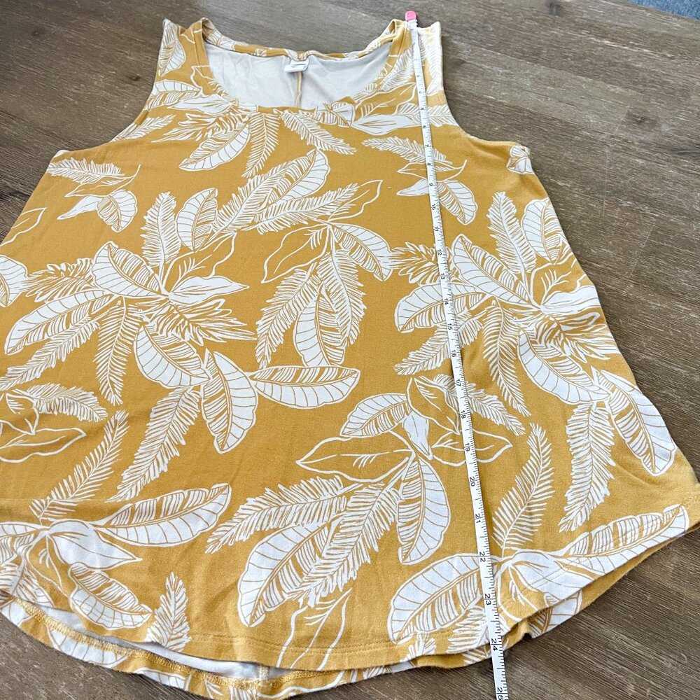 LIKE NEW Luxe Yellow and Floral Print Sleeveless Shirt, Scoop Neck Tank Top Women > Tops > Tank Tops 9 $ Buttons & Beans Co.