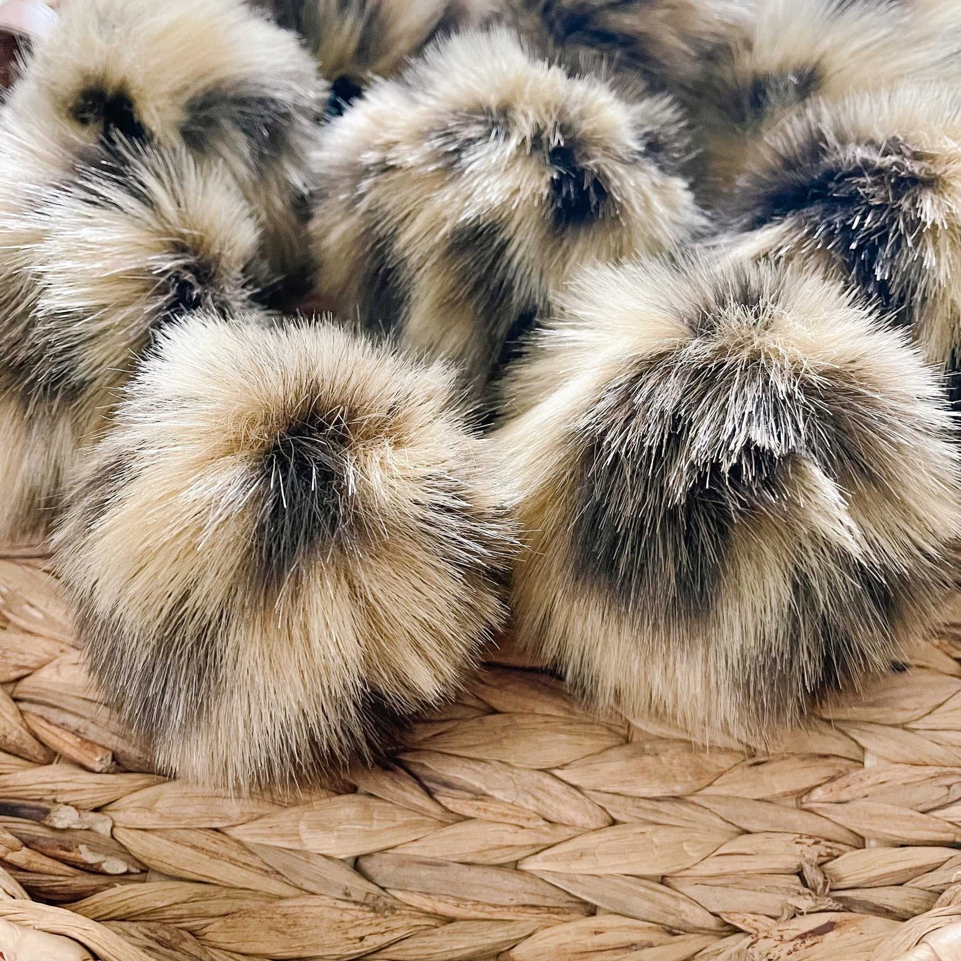 Leopard Faux Fur Fabric by the Yard or Meter | Black and Gold | Pompom Fur Faux Fur Fabric 4 $ Buttons & Beans Co.