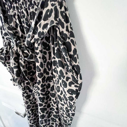 Like new Lola Leopard Jemma Tie Waist, Short Sleeve, Smash+Tess Romper Women > Pants & Jumpsuits > Jumpsuits & Rompers 67 $ Buttons & Beans Co.