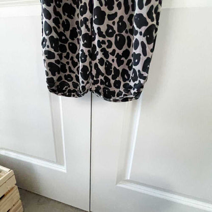 Like new Lola Leopard Jemma Tie Waist, Short Sleeve, Smash+Tess Romper Women > Pants & Jumpsuits > Jumpsuits & Rompers 67 $ Buttons & Beans Co.