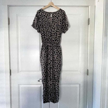 Like new Lola Leopard Jemma Tie Waist, Short Sleeve, Smash+Tess Romper Women > Pants & Jumpsuits > Jumpsuits & Rompers 67 $ Buttons & Beans Co.