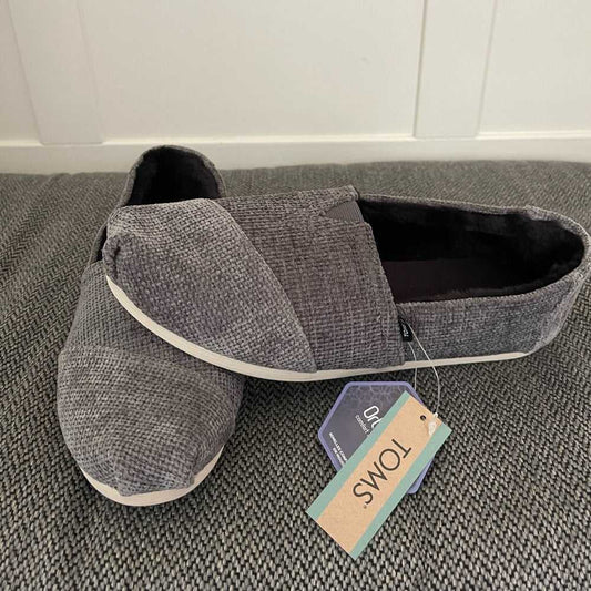 New 11/ 41 Toms women’s alpargarta, Grey Knit shoes, fur lined Tom’s Women > Shoes > Sneakers 45 $ Buttons & Beans Co.