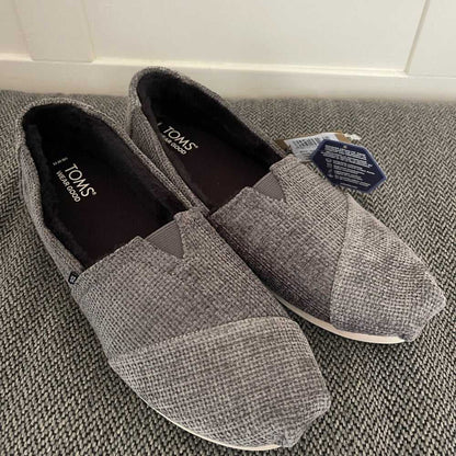 New 11/ 41 Toms women’s alpargarta, Grey Knit shoes, fur lined Tom’s Women > Shoes > Sneakers 45 $ Buttons & Beans Co.