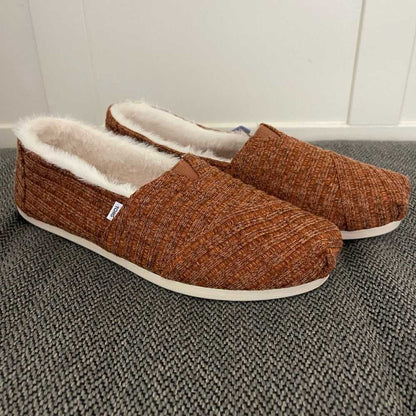 New 11/ 41 Toms women’s alpargarta, Rust orange Knit shoes, fur lined Tom’s Women > Shoes > Sneakers 45 $ Buttons & Beans Co.