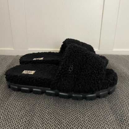 New 11/41 Ugg Cozy Cozetta Black Slippers, Slides, Sandals Women > Shoes > Slippers 90 $ Buttons & Beans Co.