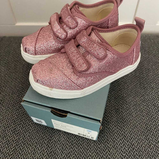 New Tiny Toms Size 9T, Pink Sparkle Strap Kids Sneakers, Runners, Shoes Kids > Shoes > Sneakers 25 $ Buttons & Beans Co.