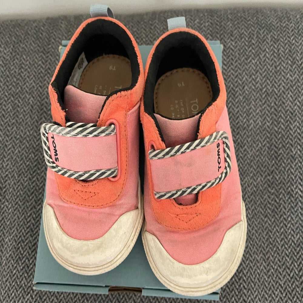 Tiny Toms Size 9T, Doherty Pink and White Velcro Kids Sneakers, Runners, Shoes Kids > Shoes > Sneakers 15 $ Buttons & Beans Co.