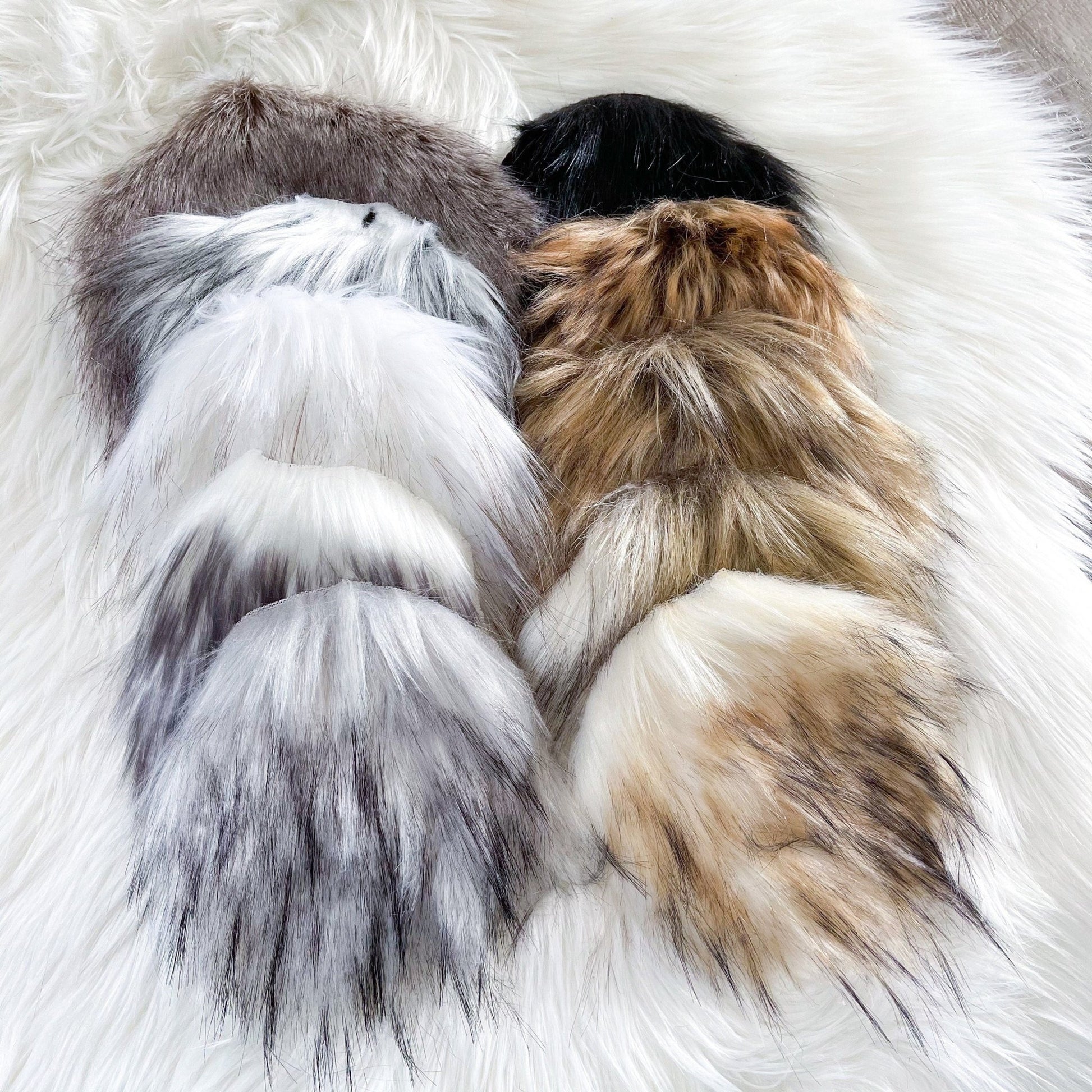 Arctic Fox Faux Fur Loop Scarf